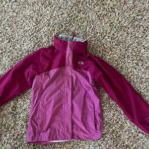 This is a total bargain The North Face girls jacket medium 10-12 size purple